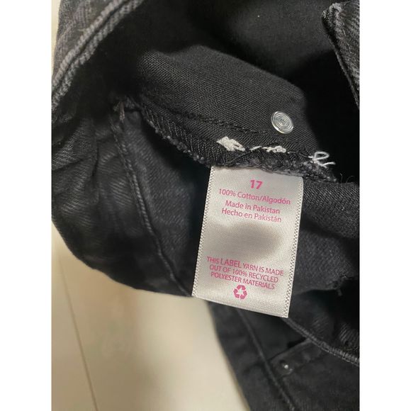 No Boundaries Black Jean Shorts NWT - Picture 3 of 6